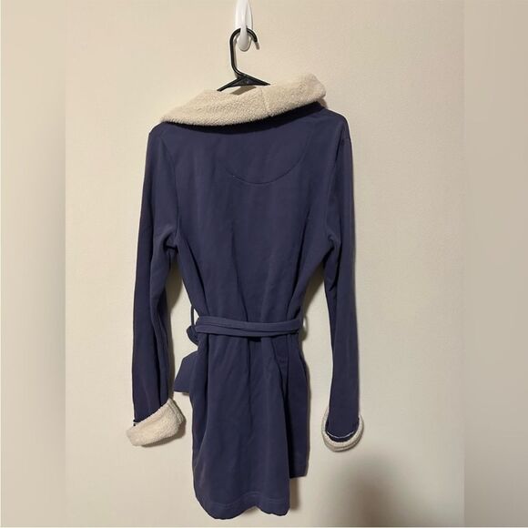 NWT Victoria Secret sherpa Robe(size medium) - Picture 4 of 7